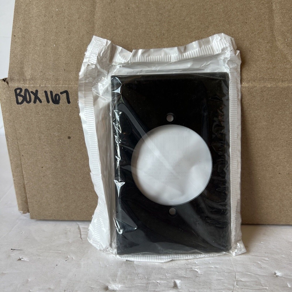 Leviton 000-80528-BLK Wall plate